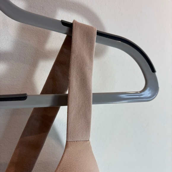 SPANX Sz 36C Bra Front Closure Padded Comfort Adjustable Straps T-Shirt - Picture 3 of 7